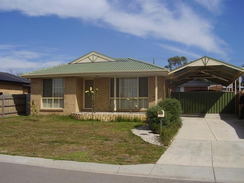 10 Darvell Court, Pakenham VIC 3810