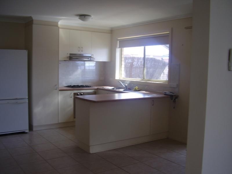 10 Darvell Court, Pakenham VIC 3810