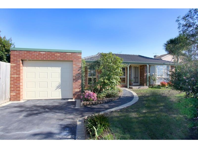 4 Thelma Street, Beaconsfield VIC 3807