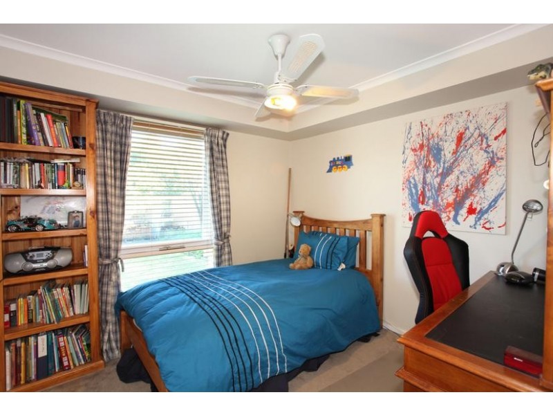 4 Thelma Street, Beaconsfield VIC 3807