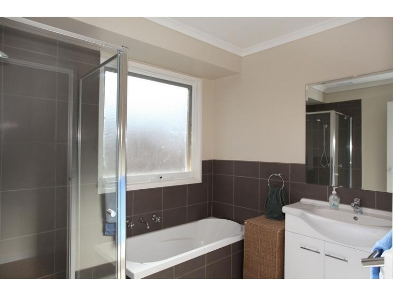 4 Thelma Street, Beaconsfield VIC 3807