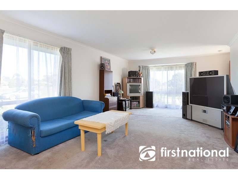 1/2-4 Racecourse Road, Nar Nar Goon VIC 3812
