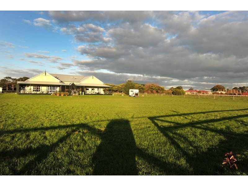 224 Fourteen Mile Road, Garfield VIC 3814