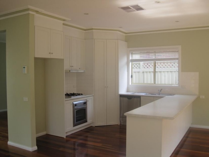 12 Cathedral Place, Pakenham VIC 3810