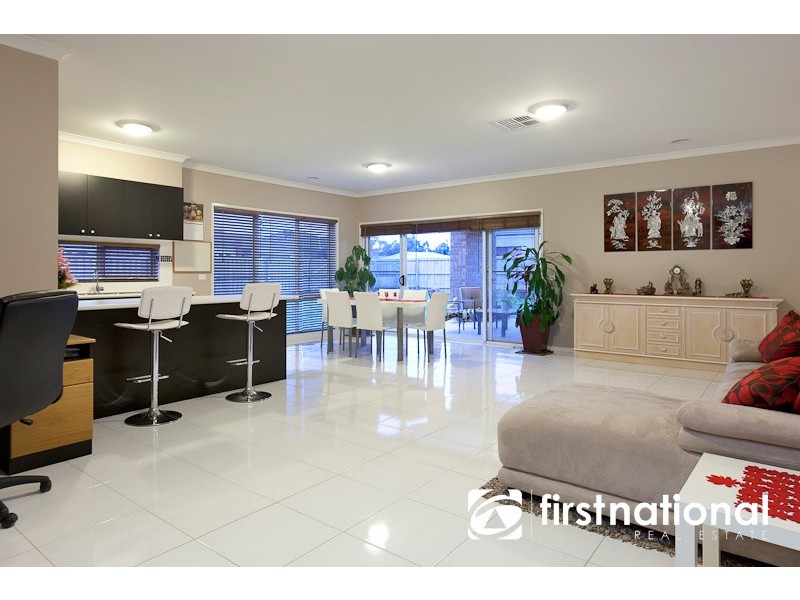 16 Winneke Way, Pakenham VIC 3810