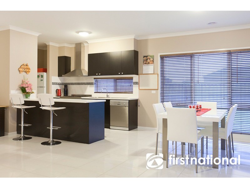 16 Winneke Way, Pakenham VIC 3810