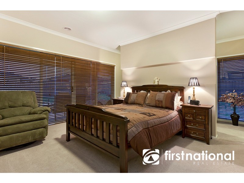 16 Winneke Way, Pakenham VIC 3810