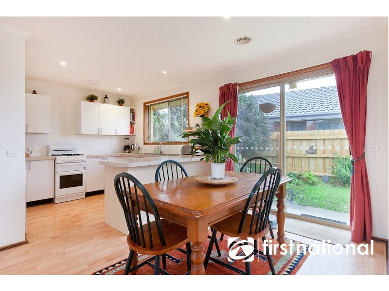 27 Cameron Way, Pakenham VIC 3810