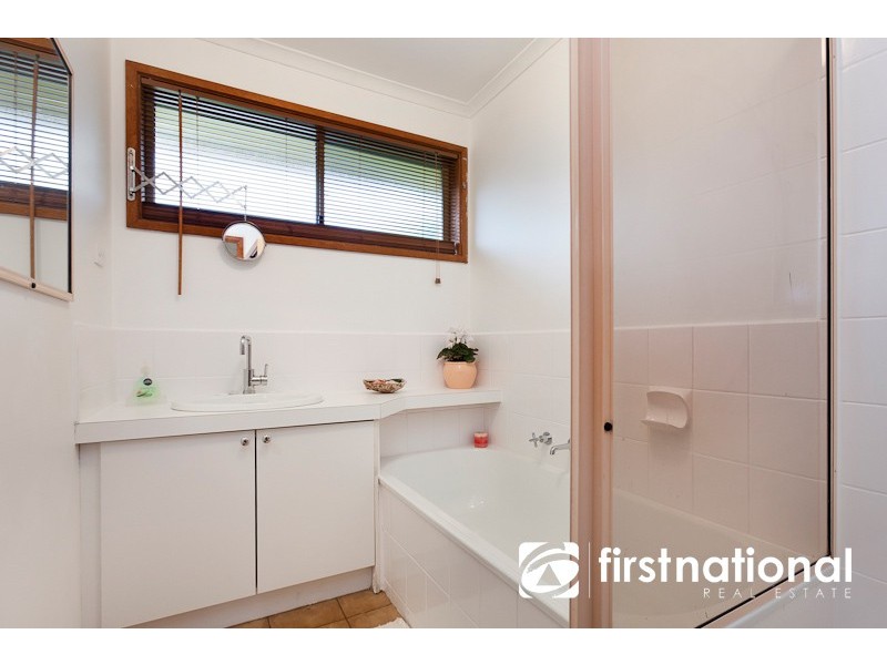 27 Cameron Way, Pakenham VIC 3810
