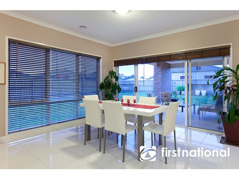 16 Winneke Way, Pakenham VIC 3810