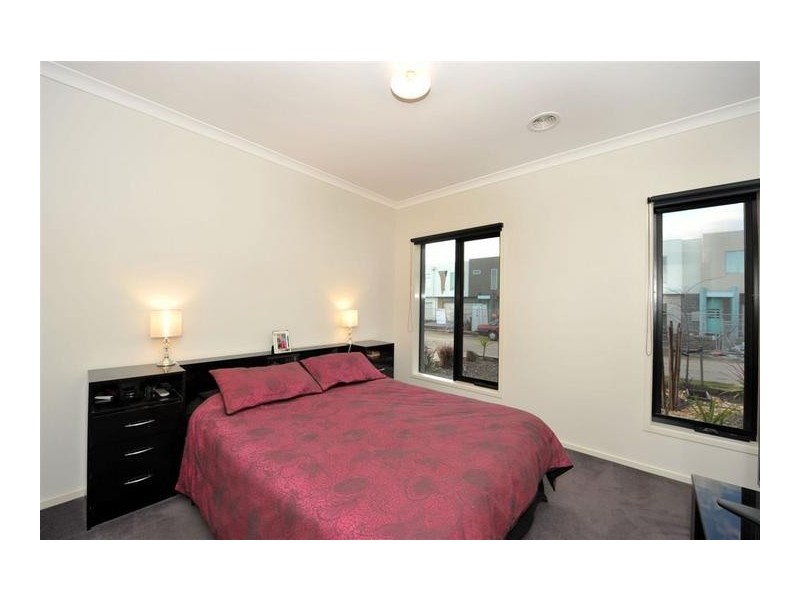 10 Albatross Drive, Pakenham VIC 3810