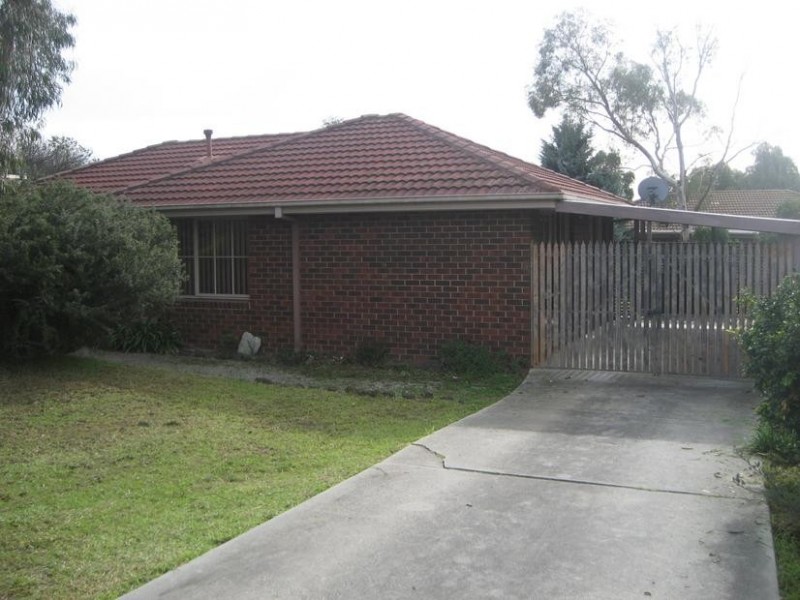 69 Smethurst Avenue, Pakenham VIC 3810