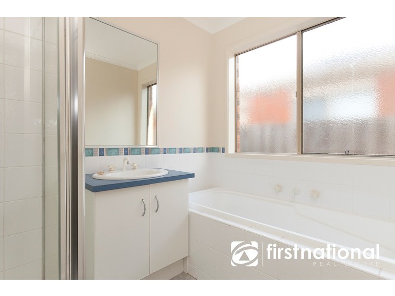9 Gillian Place, Pakenham VIC 3810