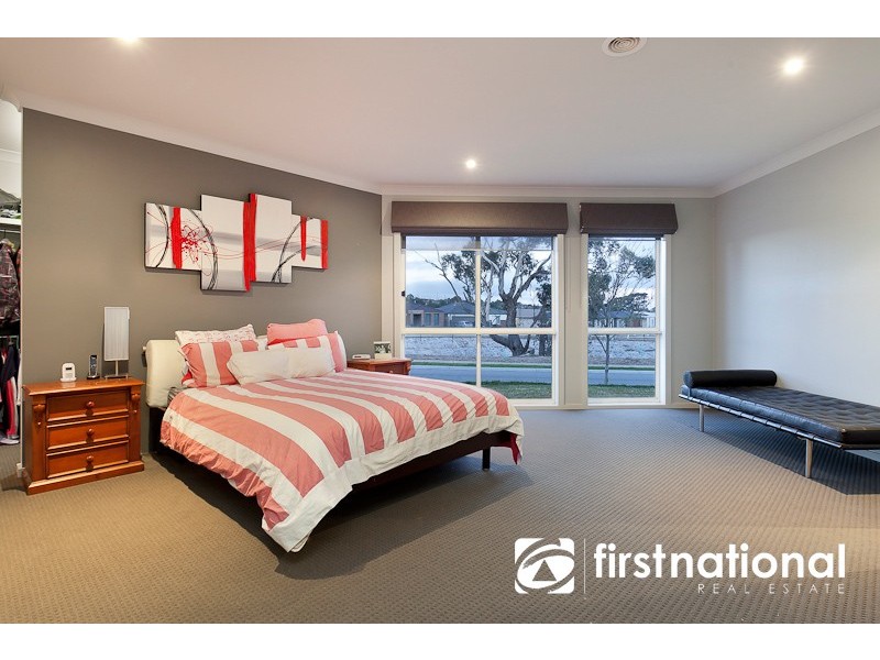 38 Tipperary Cct, Pakenham VIC 3810