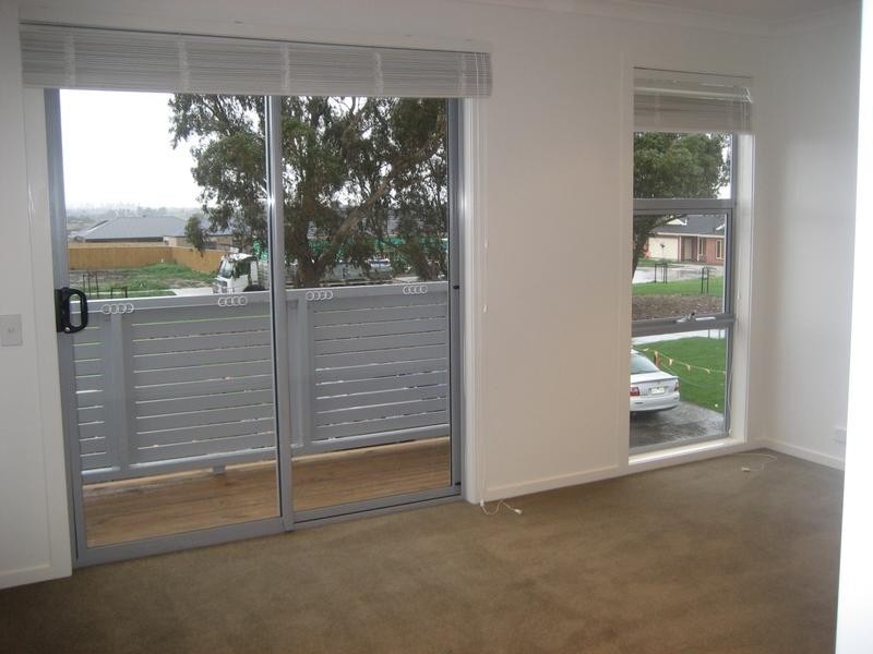 4 Lords Lane, Officer VIC 3809