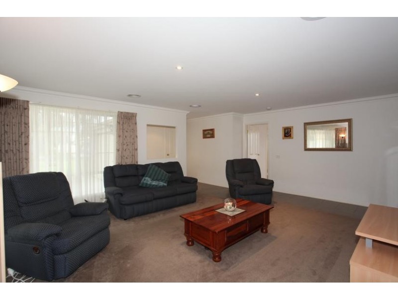 29 Main Street, Nar Nar Goon VIC 3812