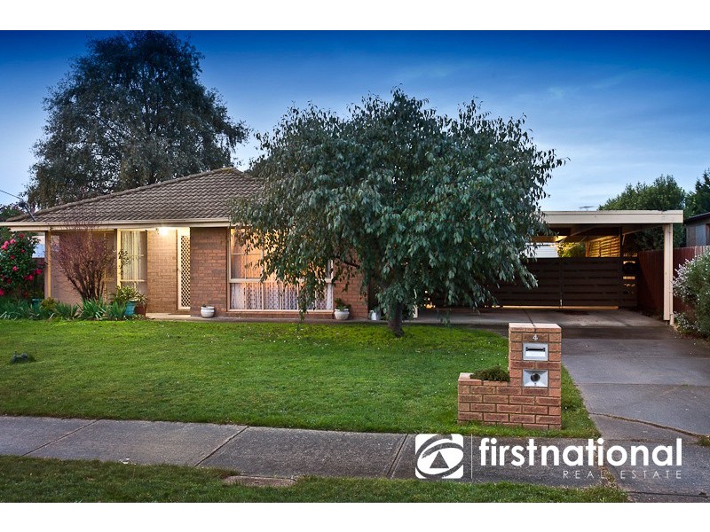 4 Simon Drive, Pakenham VIC 3810