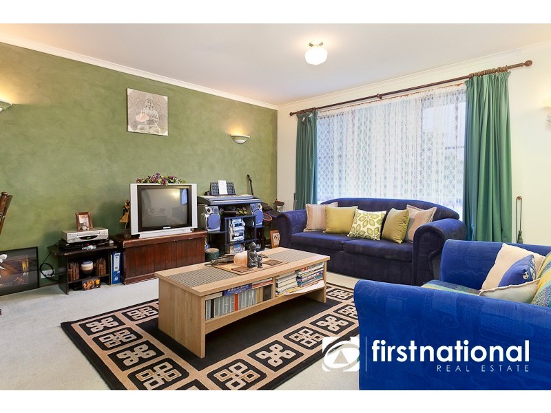 4 Simon Drive, Pakenham VIC 3810