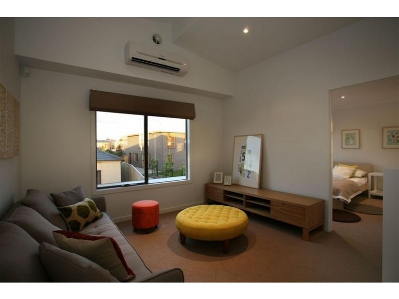 15 Arena Parade, Officer VIC 3809