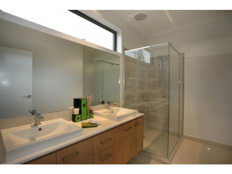 15 Arena Parade, Officer VIC 3809