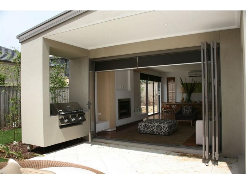 15 Arena Parade, Officer VIC 3809