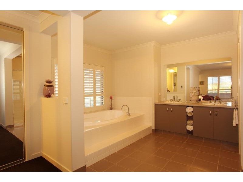 22 Kilburn Place, Pakenham VIC 3810