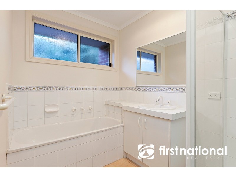 19 Fleming Terrace, Pakenham VIC 3810