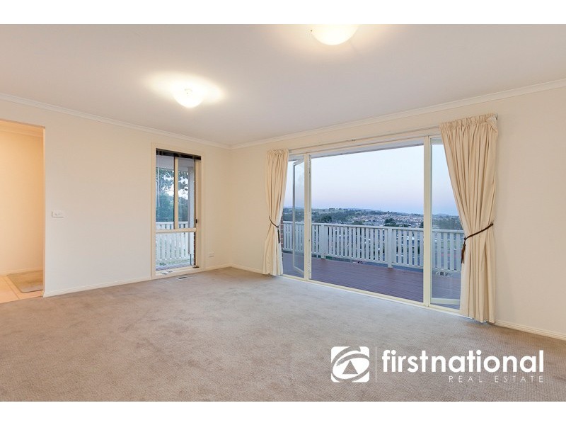 19 Fleming Terrace, Pakenham VIC 3810