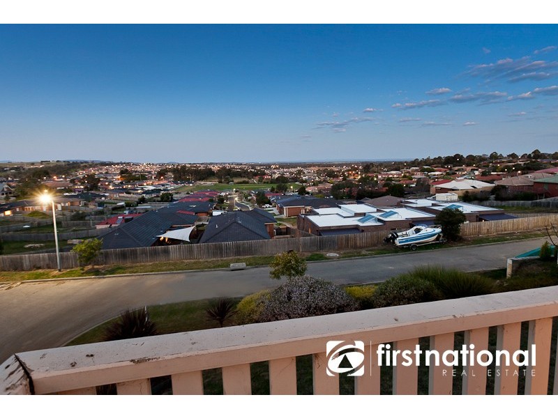 19 Fleming Terrace, Pakenham VIC 3810