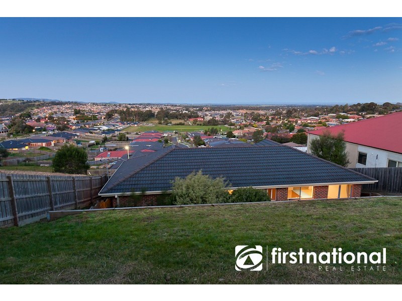 19 Fleming Terrace, Pakenham VIC 3810