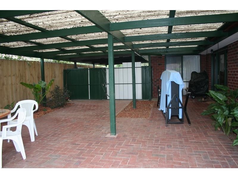52 Simon Drive, Pakenham VIC 3810