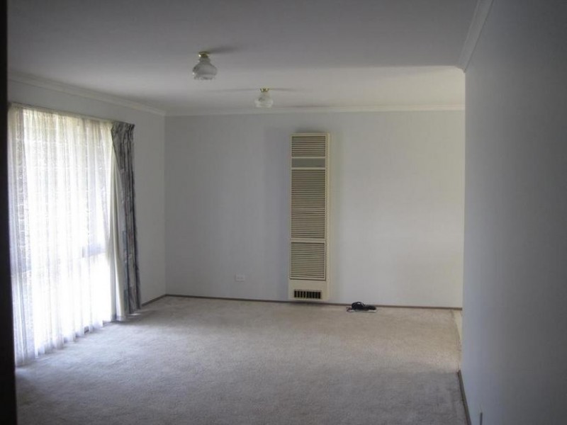 1 Dunbarton Drive, Pakenham VIC 3810