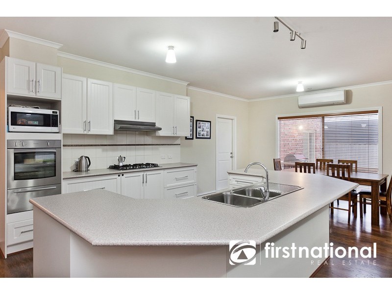 2 Karawun Walk, Pakenham VIC 3810