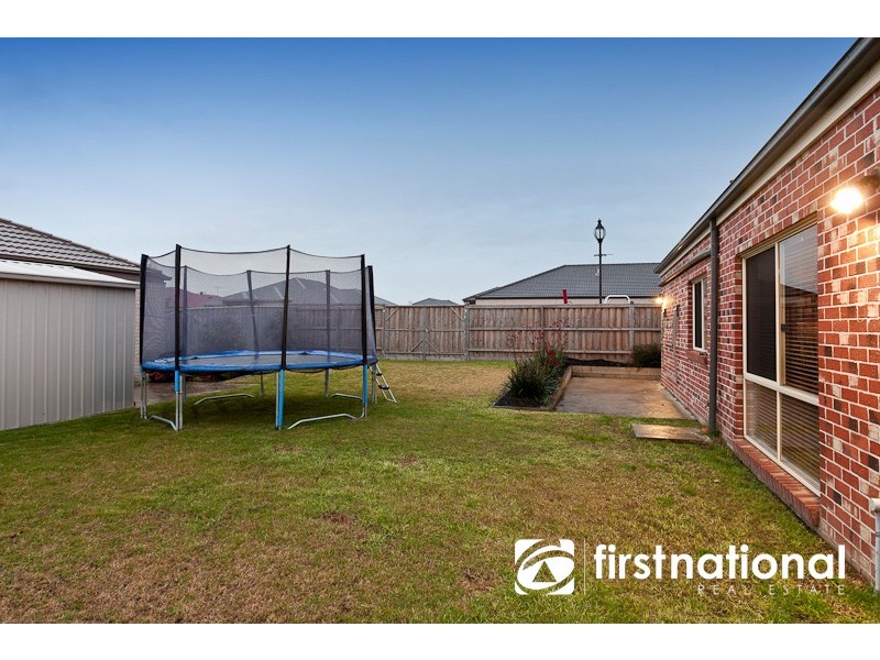 2 Karawun Walk, Pakenham VIC 3810