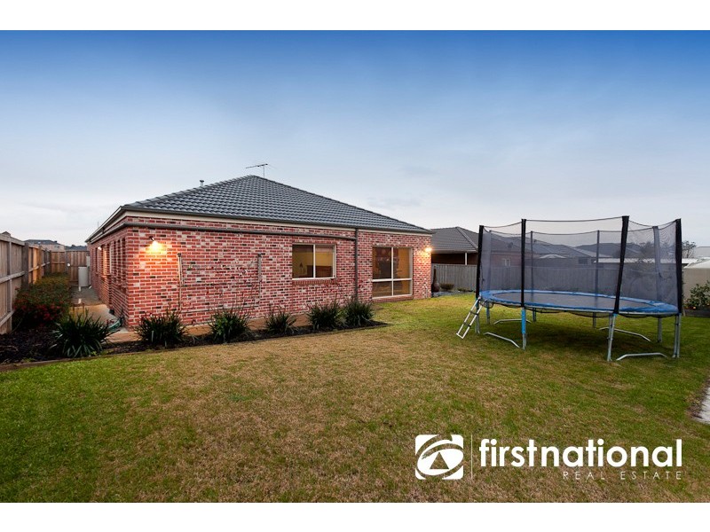 2 Karawun Walk, Pakenham VIC 3810