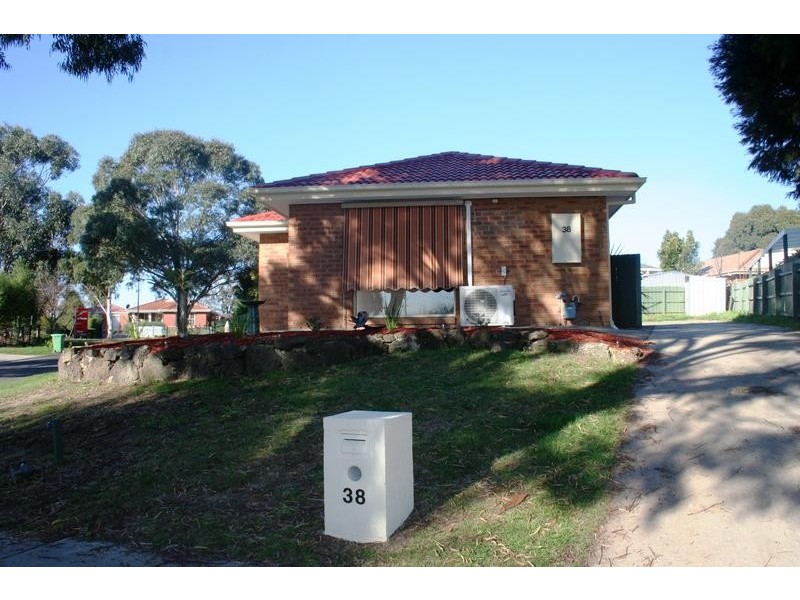 38 Meeking Drive, Pakenham VIC 3810