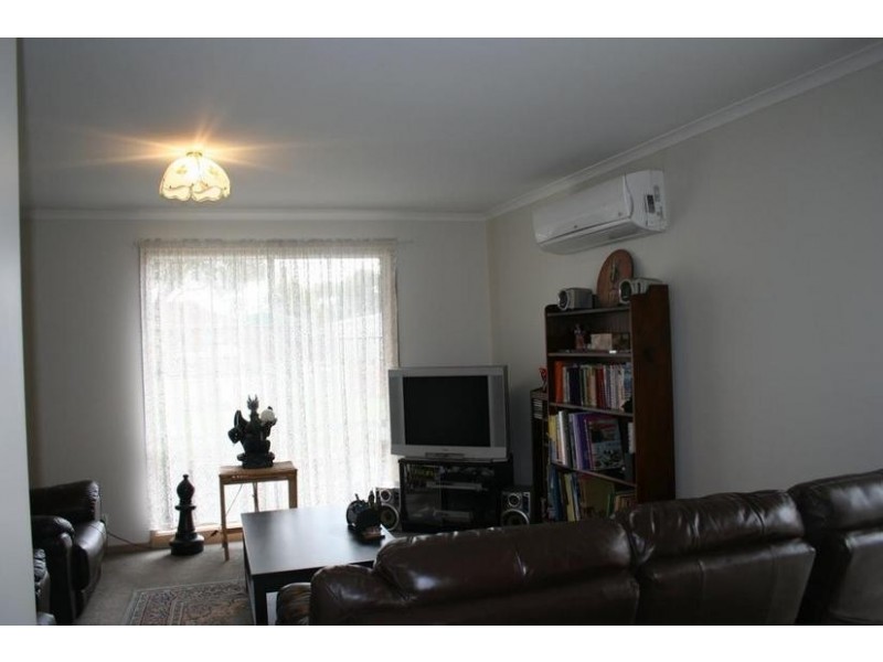 40 Bluegrass Crescent, Pakenham VIC 3810