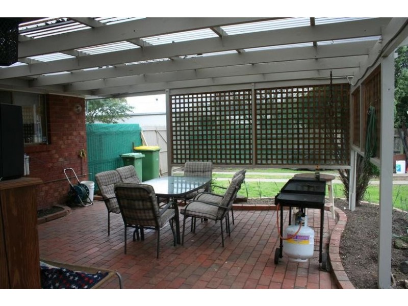 40 Bluegrass Crescent, Pakenham VIC 3810