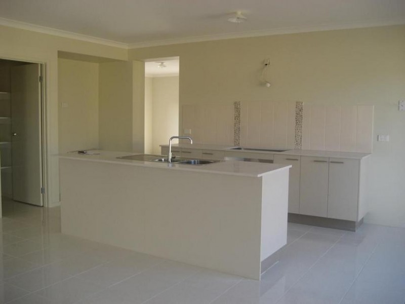 20 Webster Way, Pakenham VIC 3810