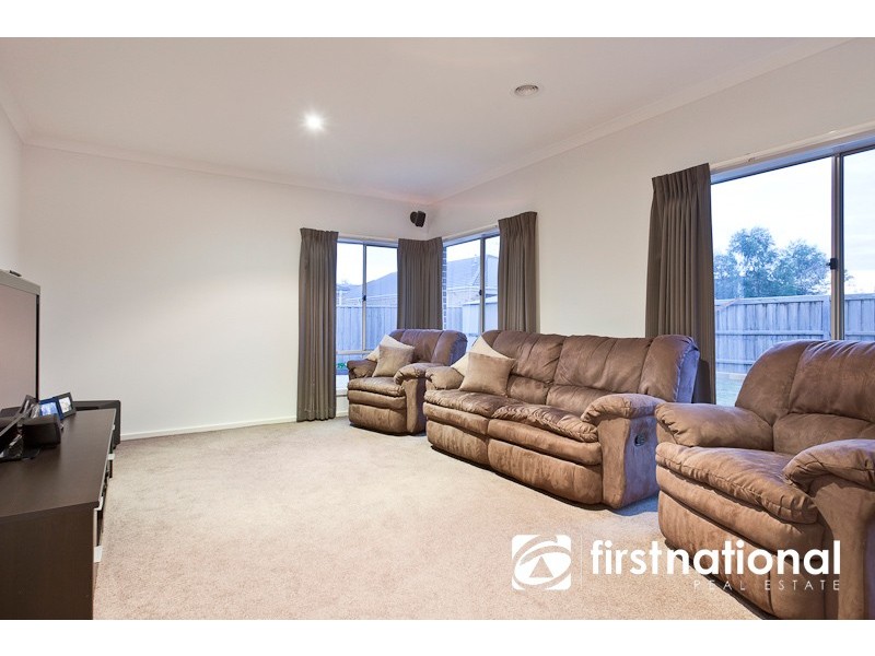 59 Banjo Paterson Drive, Pakenham VIC 3810