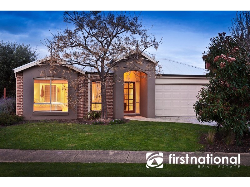 8 Riley Court, Pakenham VIC 3810