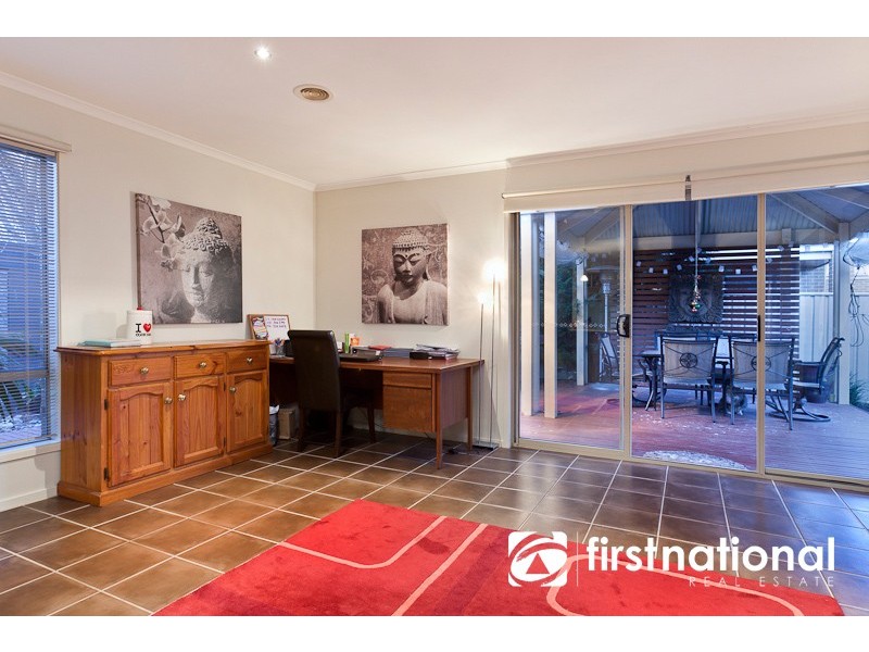 8 Riley Court, Pakenham VIC 3810