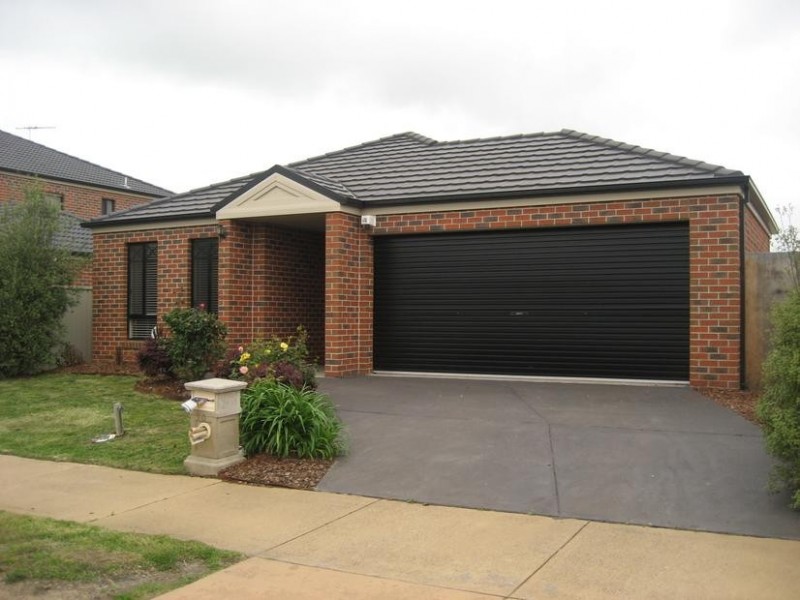 10 Barwon Drive, Pakenham VIC 3810