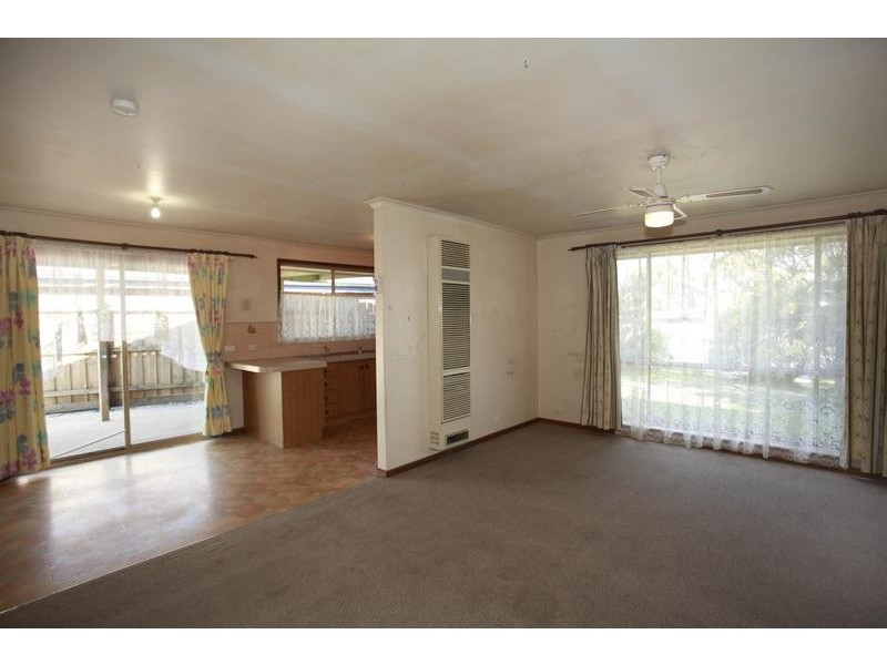 44 Cameron Way, Pakenham VIC 3810