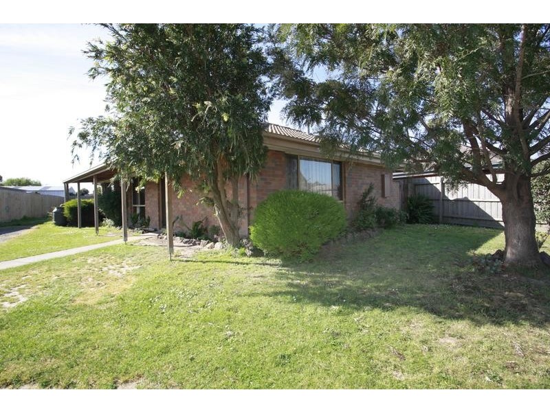 44 Cameron Way, Pakenham VIC 3810