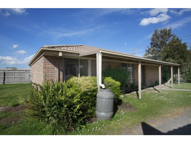 44 Cameron Way, Pakenham VIC 3810