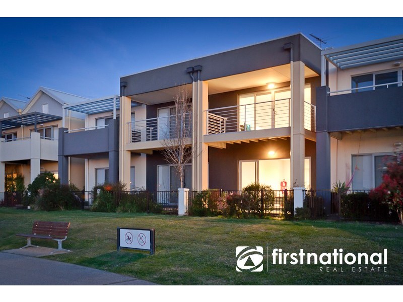 2/2 The Entrance, Pakenham VIC 3810