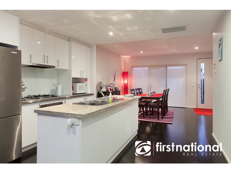 2/2 The Entrance, Pakenham VIC 3810