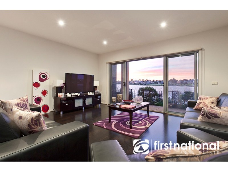 2/2 The Entrance, Pakenham VIC 3810