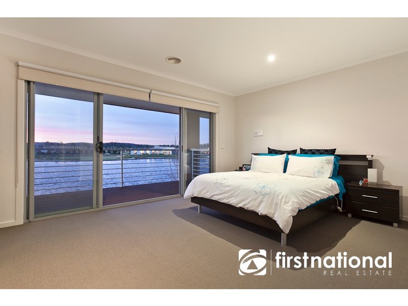 2/2 The Entrance, Pakenham VIC 3810